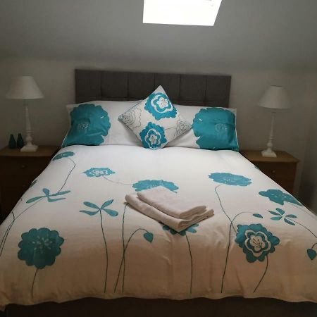 Spacious And Bright Town Centre Apartment บัลลีคาสเซิล ภายนอก รูปภาพ