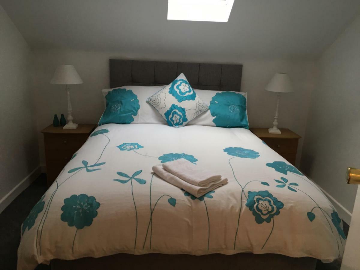 Spacious And Bright Town Centre Apartment บัลลีคาสเซิล ภายนอก รูปภาพ